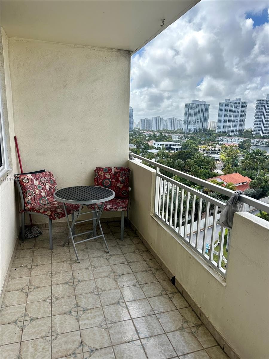 3180 S Ocean Dr 1018 photo 9