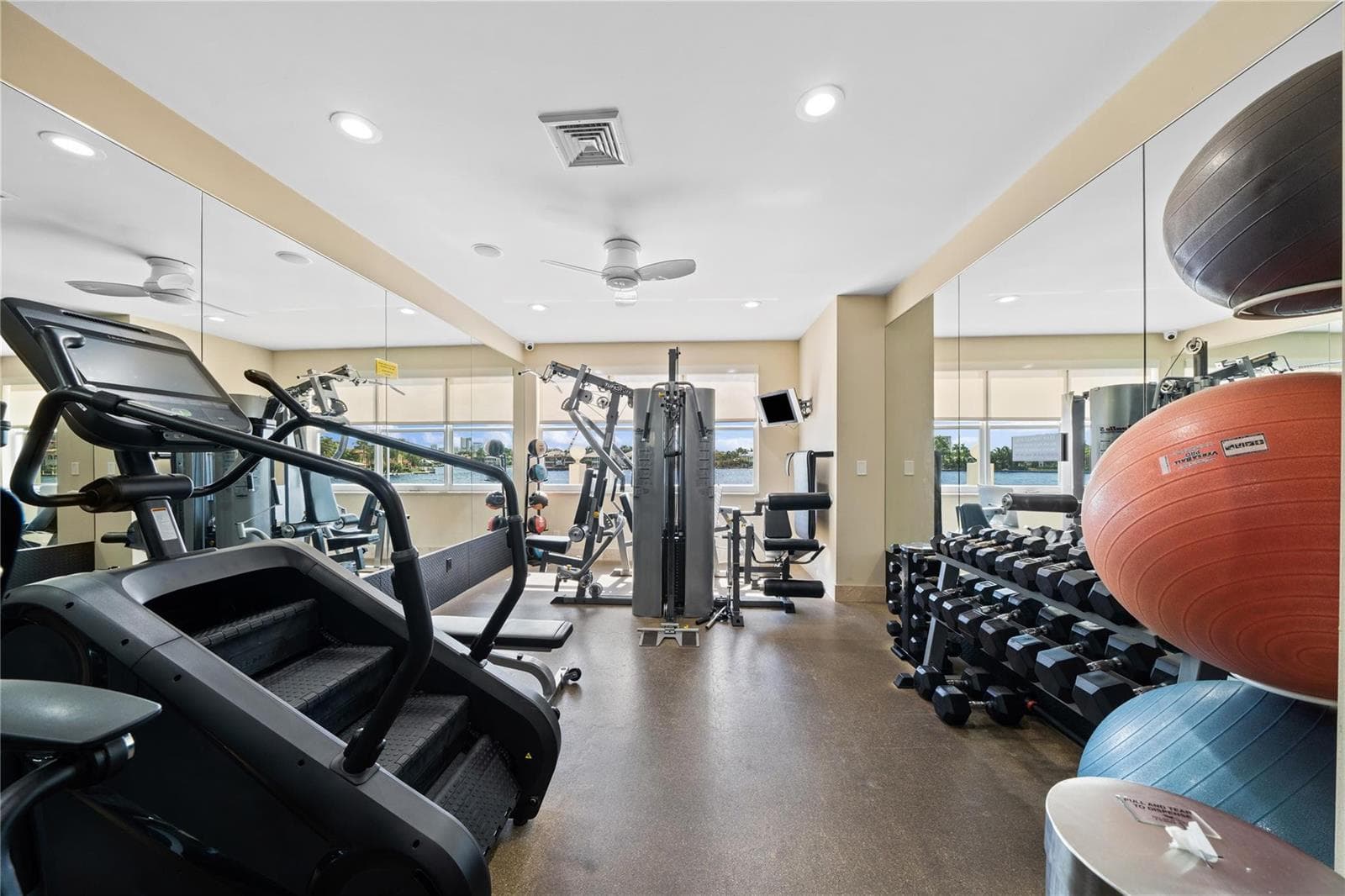 511 Bayshore Drive 501 photo 23