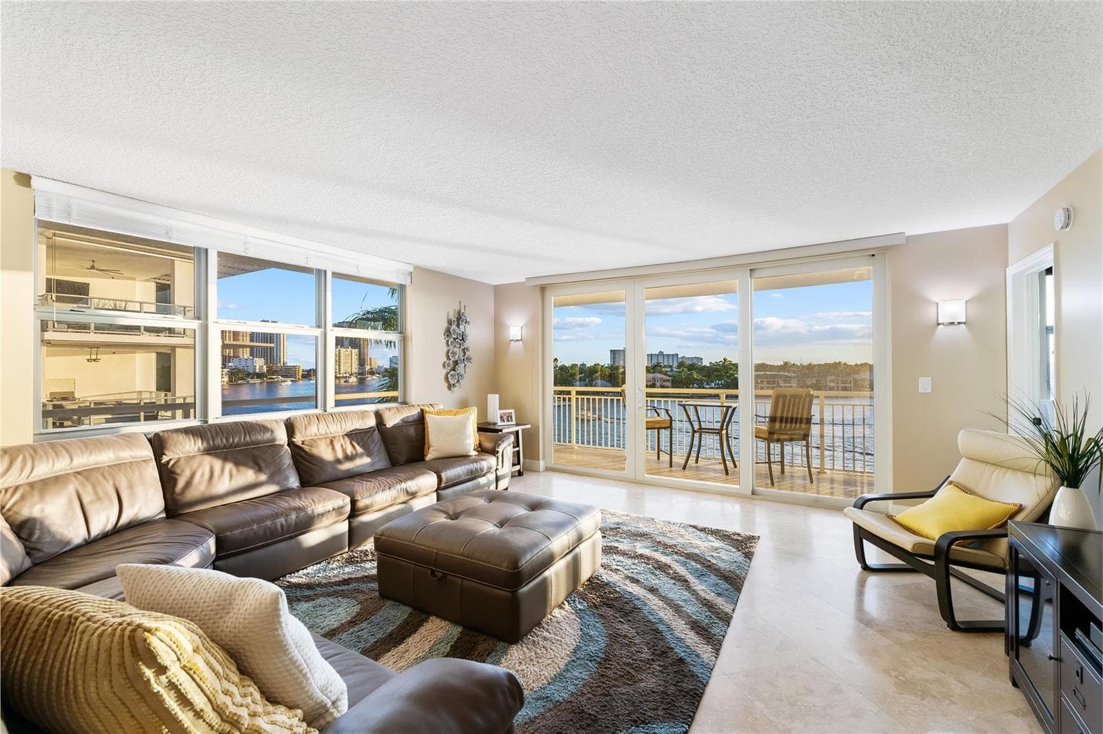 511 Bayshore Drive 501 photo 2