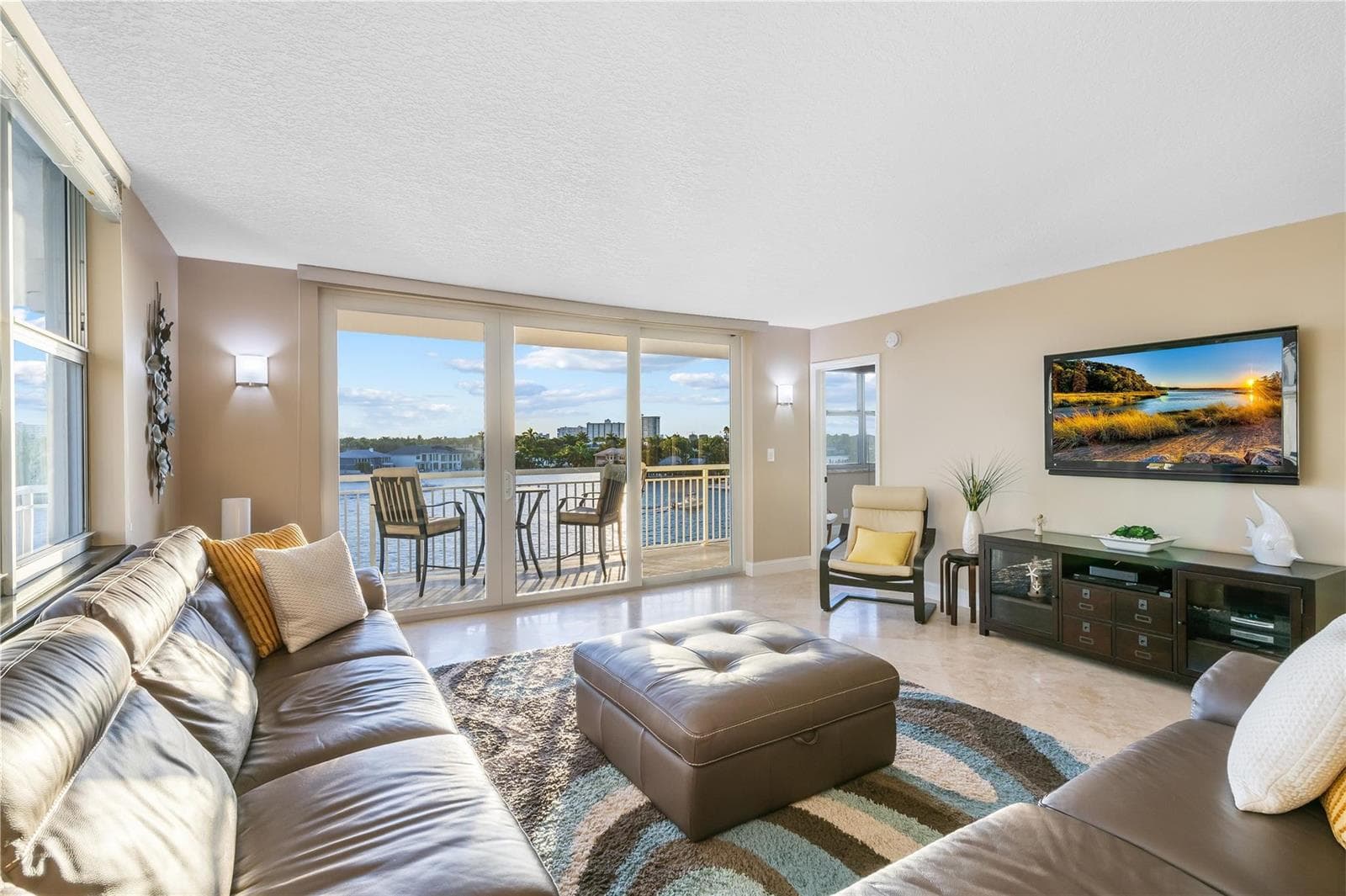511 Bayshore Drive 501 photo 3