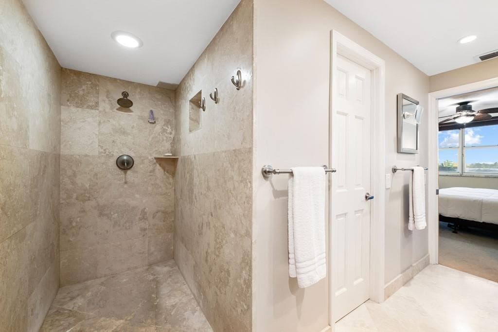 511 Bayshore Drive 501 photo 10
