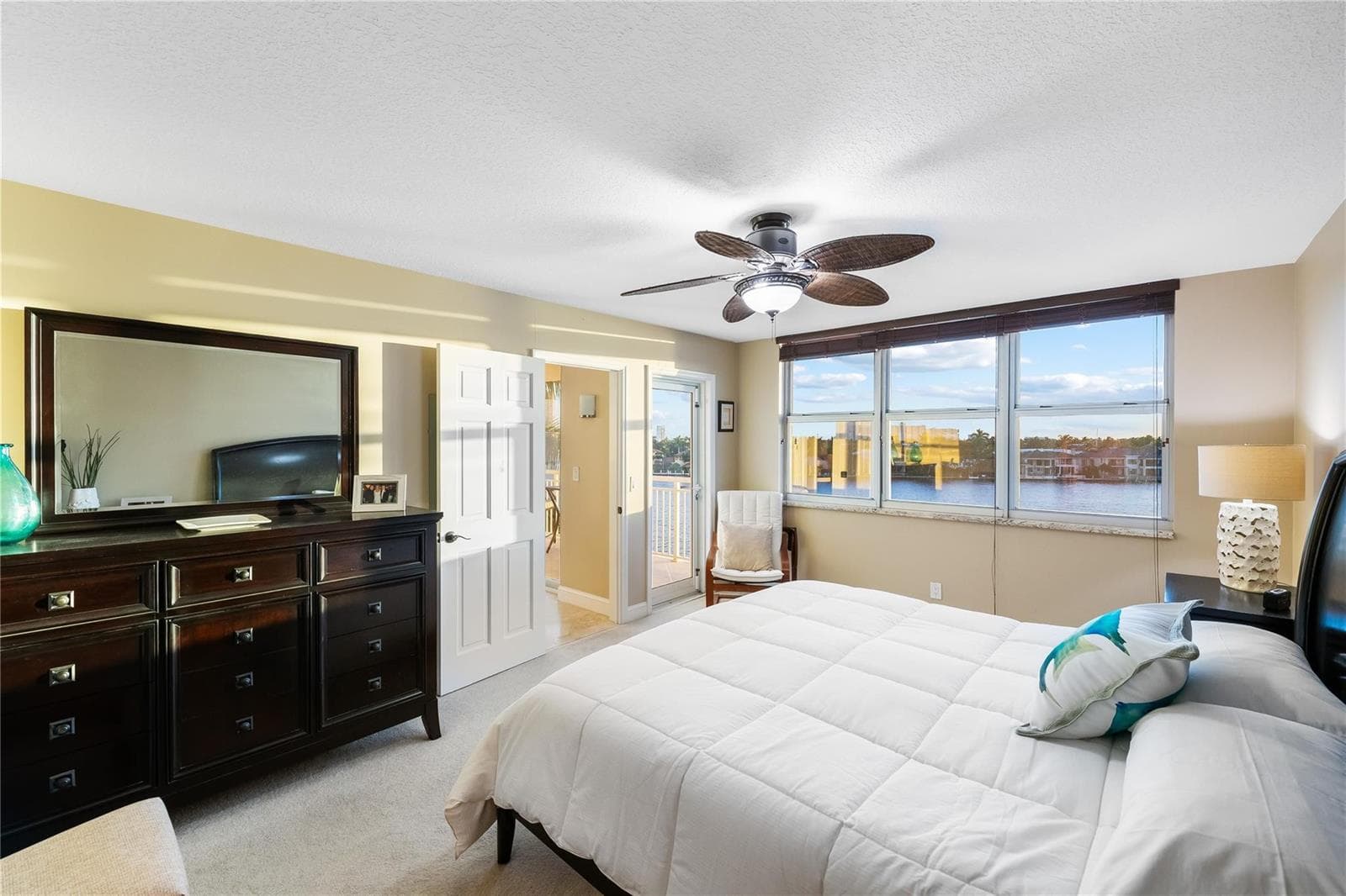 511 Bayshore Drive 501 photo 8