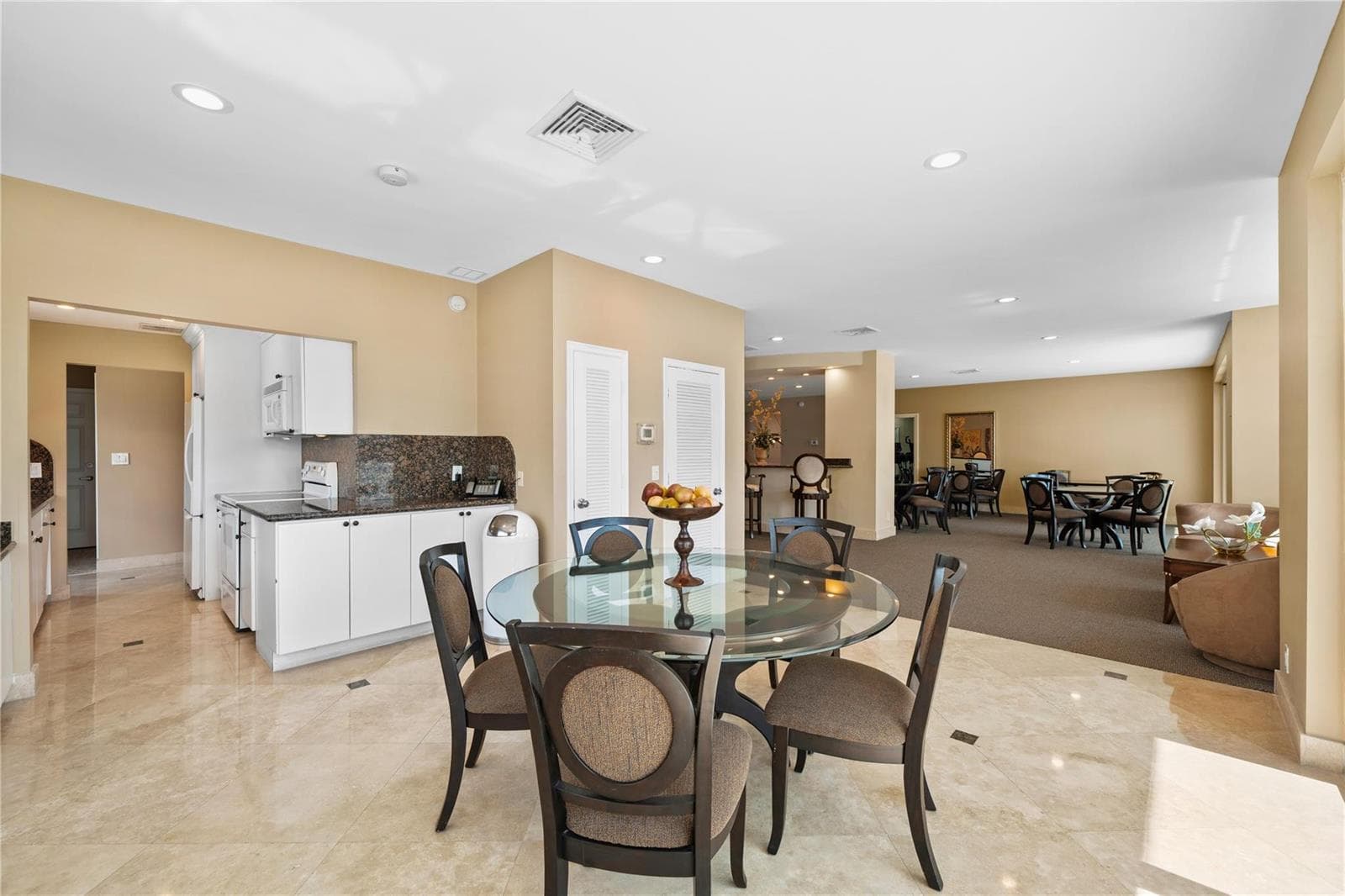 511 Bayshore Drive 501 photo 25