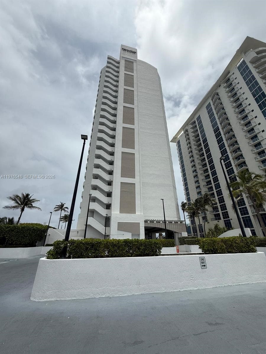 17375 Collins Ave 702 photo 14