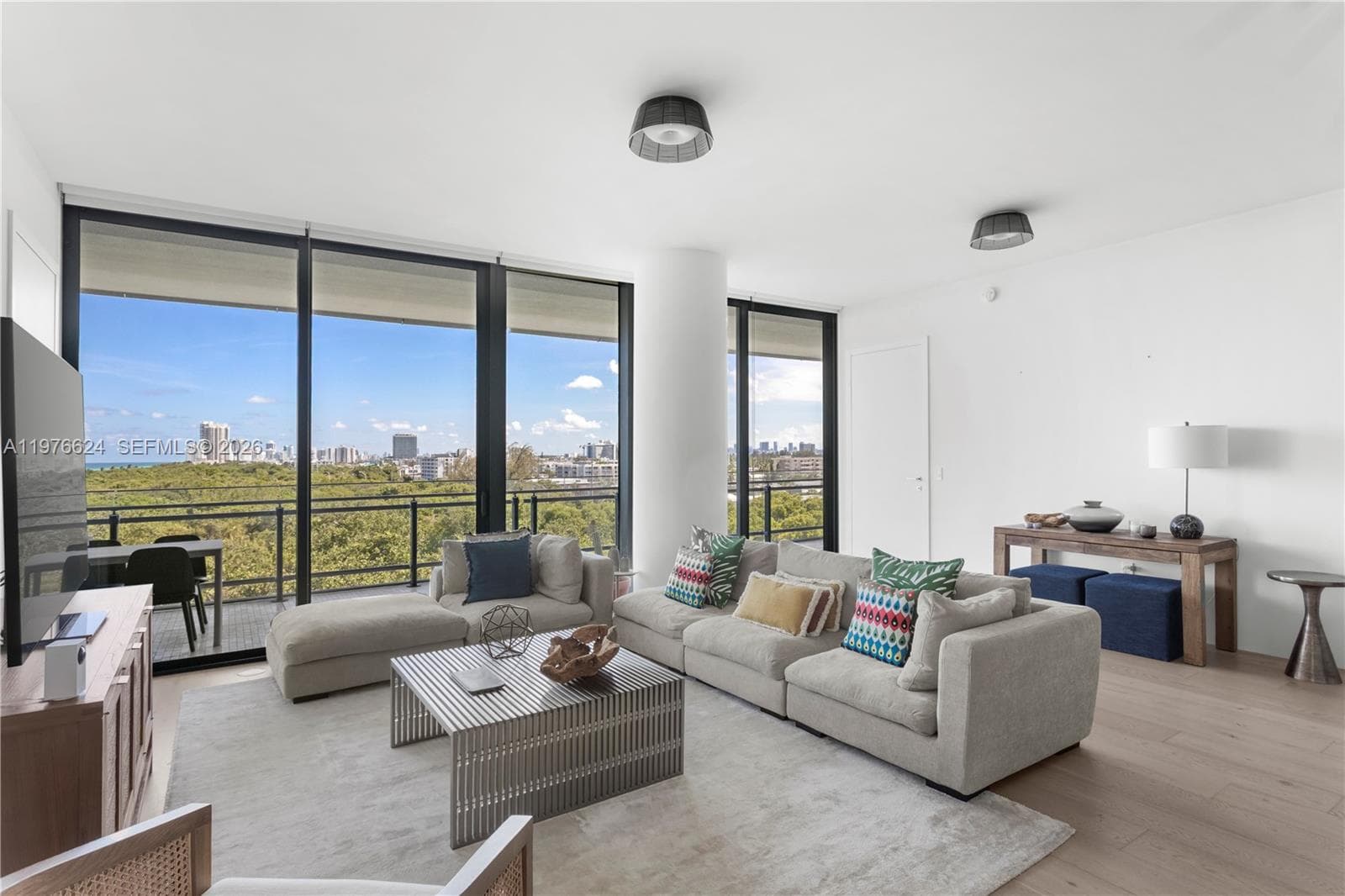 8701 Collins Ave 604 photo 4