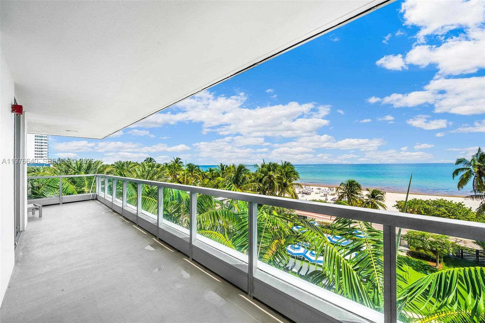 4391 Collins Ave 410 photo 2