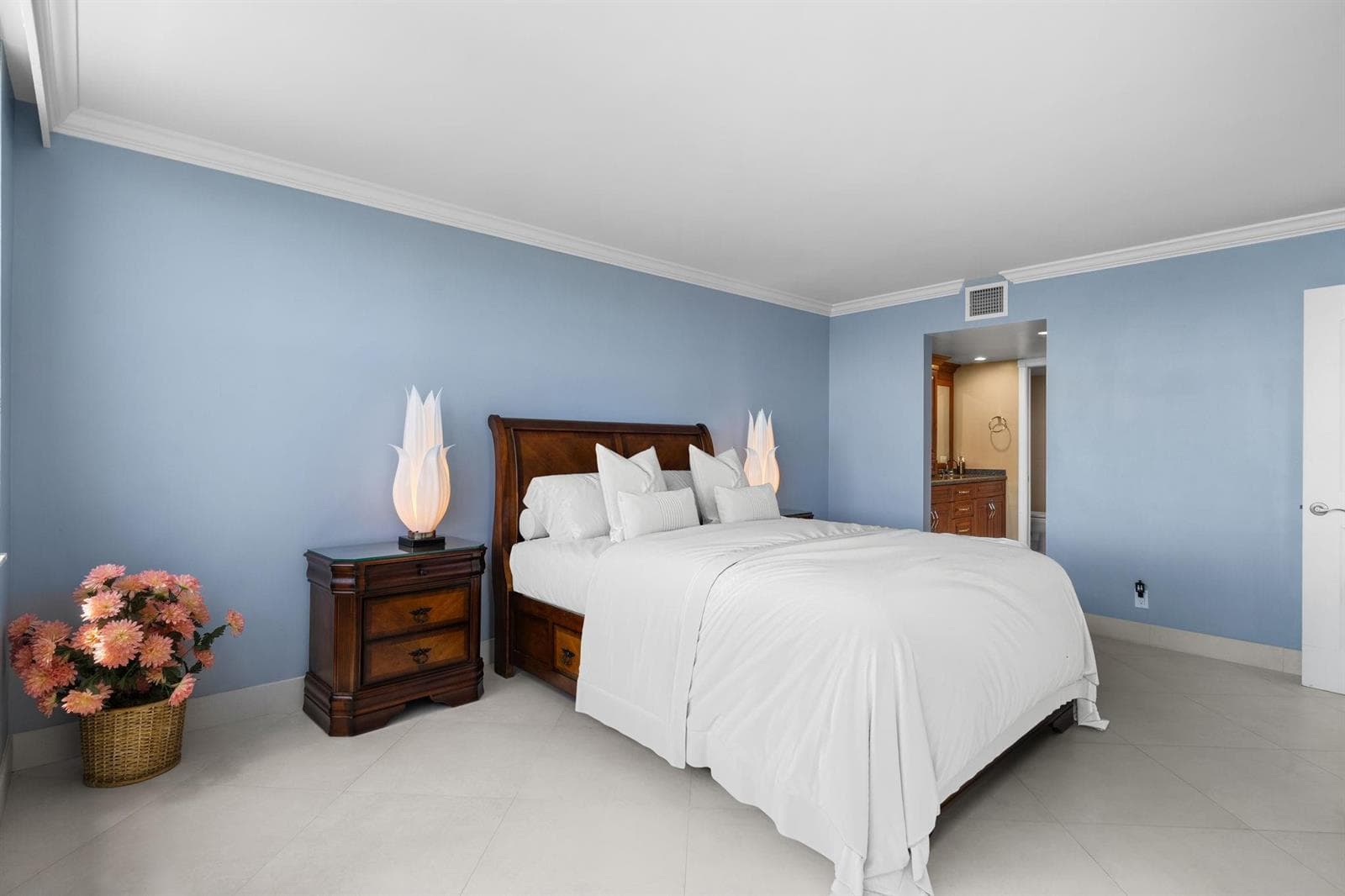 511 Bayshore Drive 904 photo 12