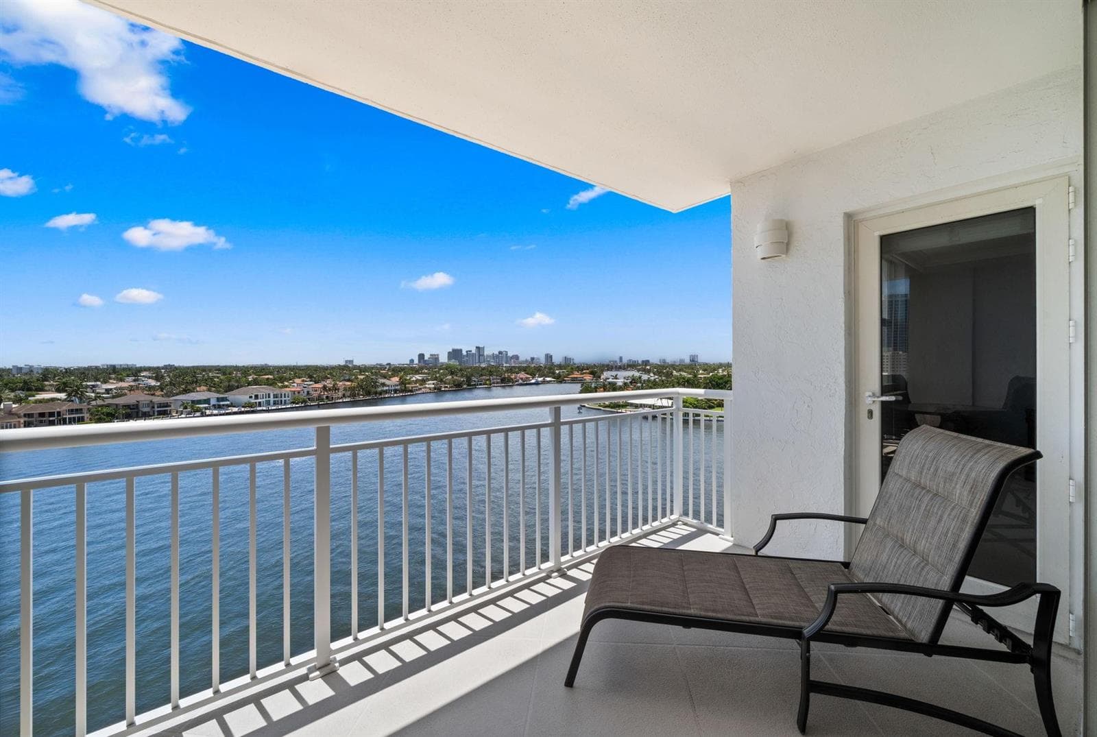 511 Bayshore Drive 904 photo 24