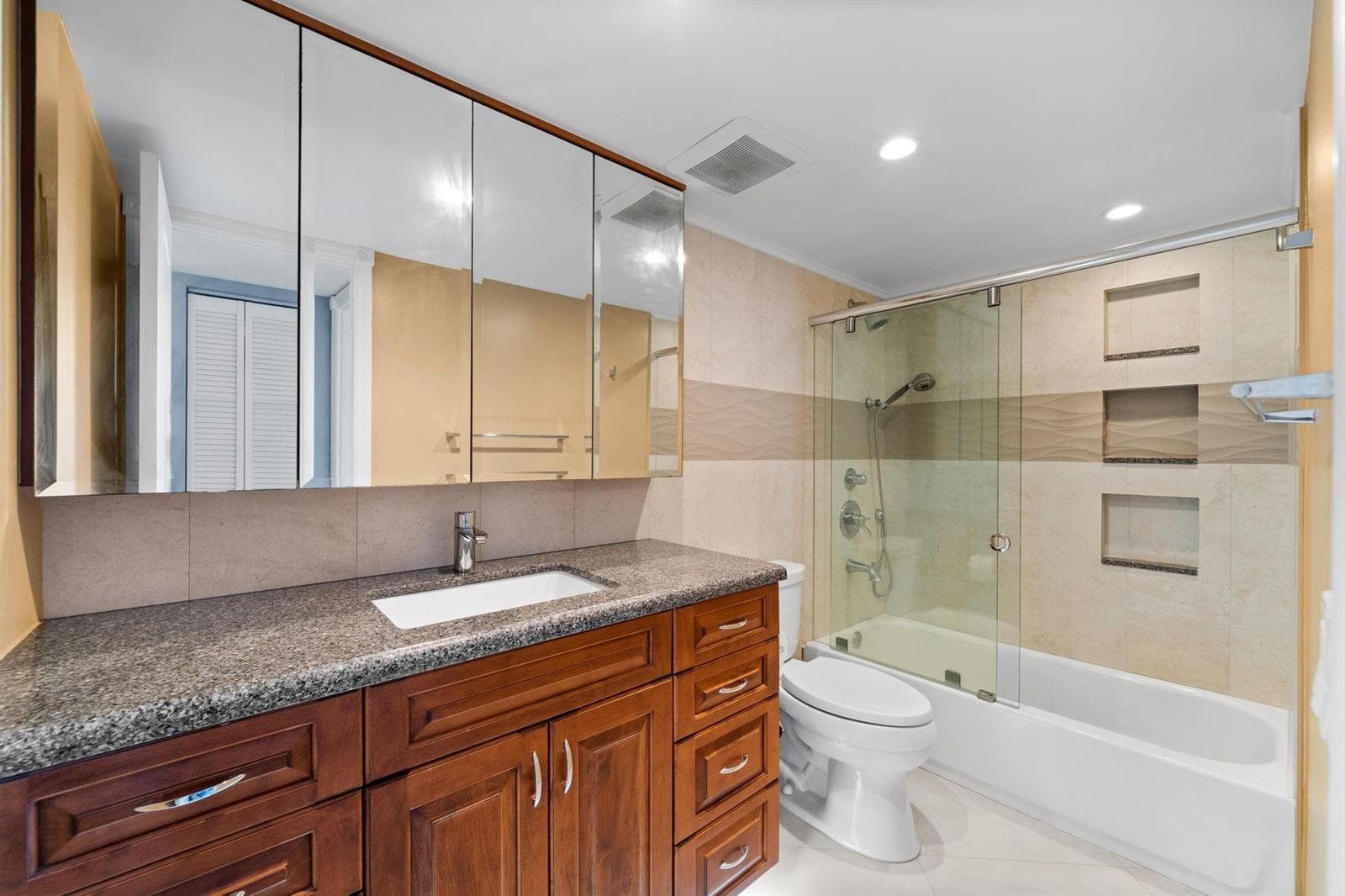 511 Bayshore Drive 904 photo 21