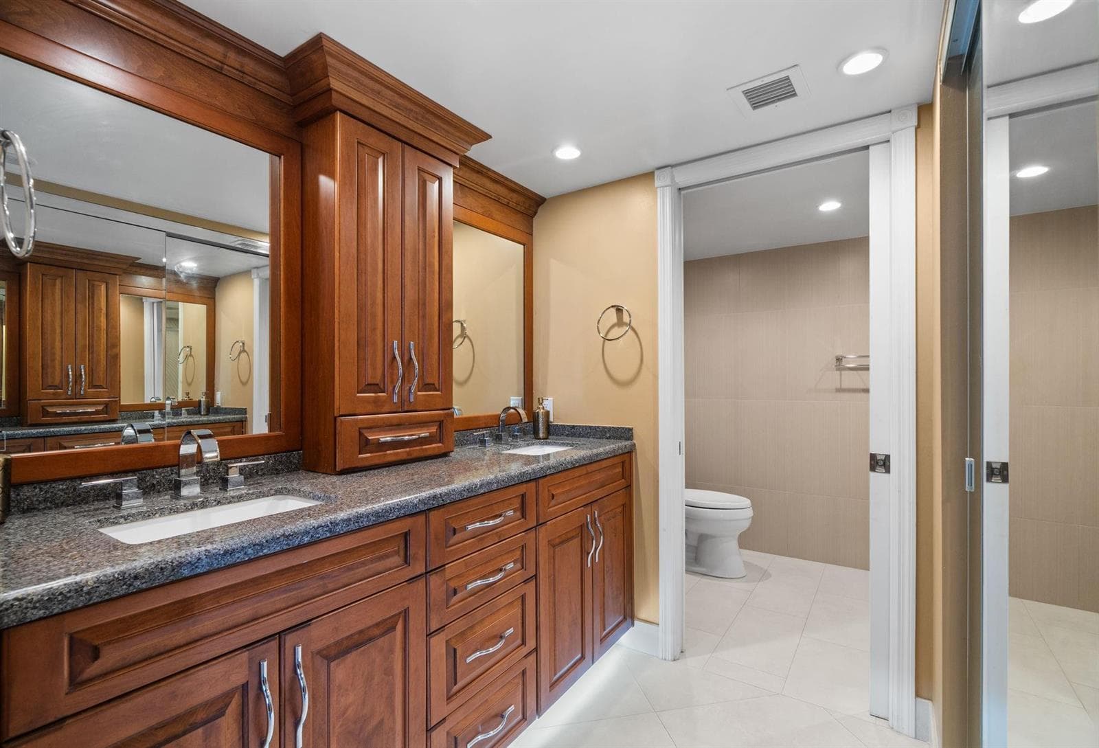 511 Bayshore Drive 904 photo 14