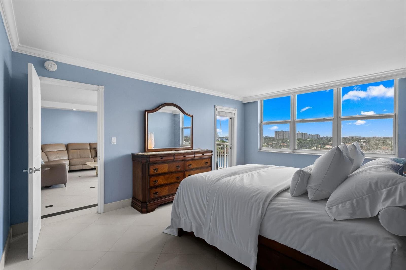 511 Bayshore Drive 904 photo 11