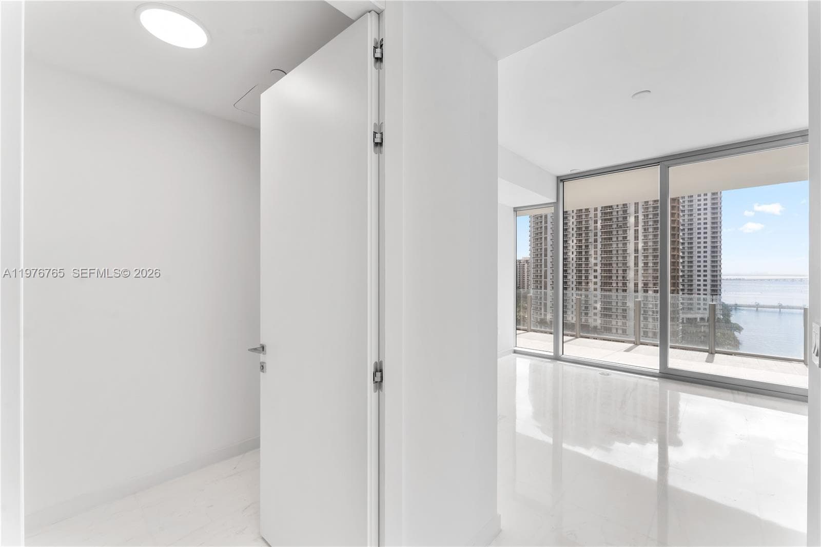 300 Biscyane Blvd Way 1202 photo 12