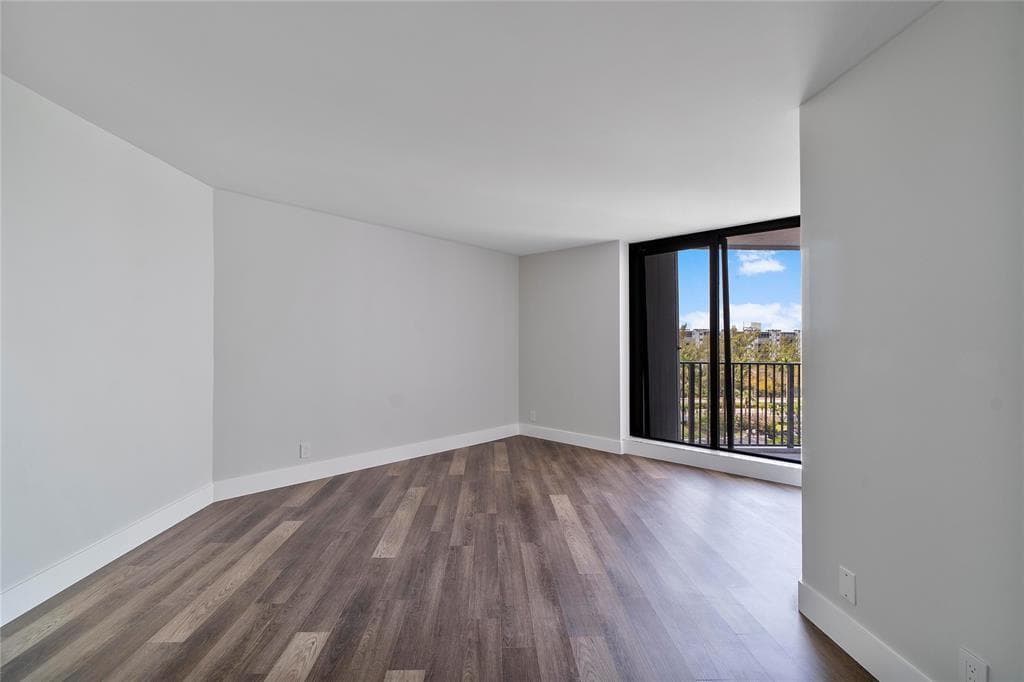 300 Three Islands Boulevard 306 photo 16