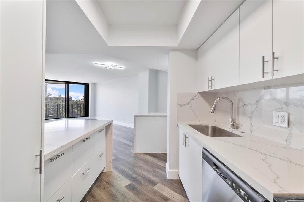300 Three Islands Boulevard 306 photo 12
