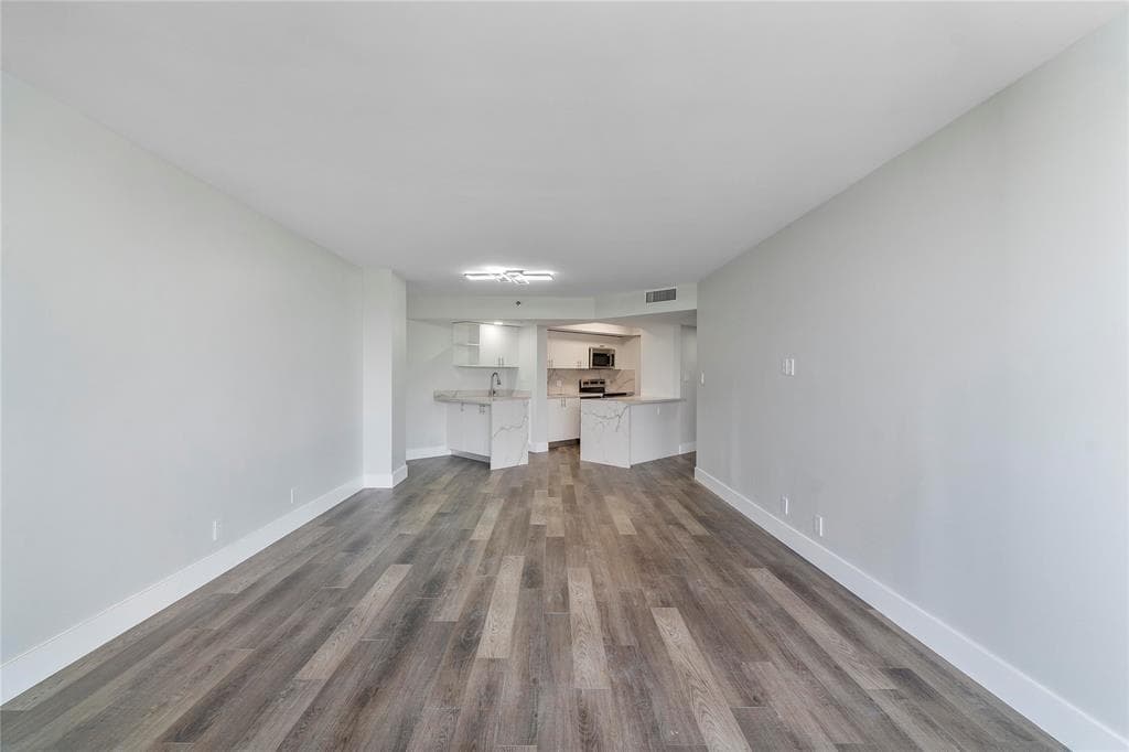 300 Three Islands Boulevard 306 photo 7