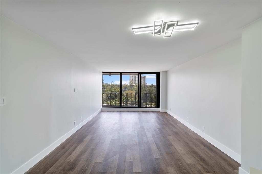 300 Three Islands Boulevard 306 photo 5