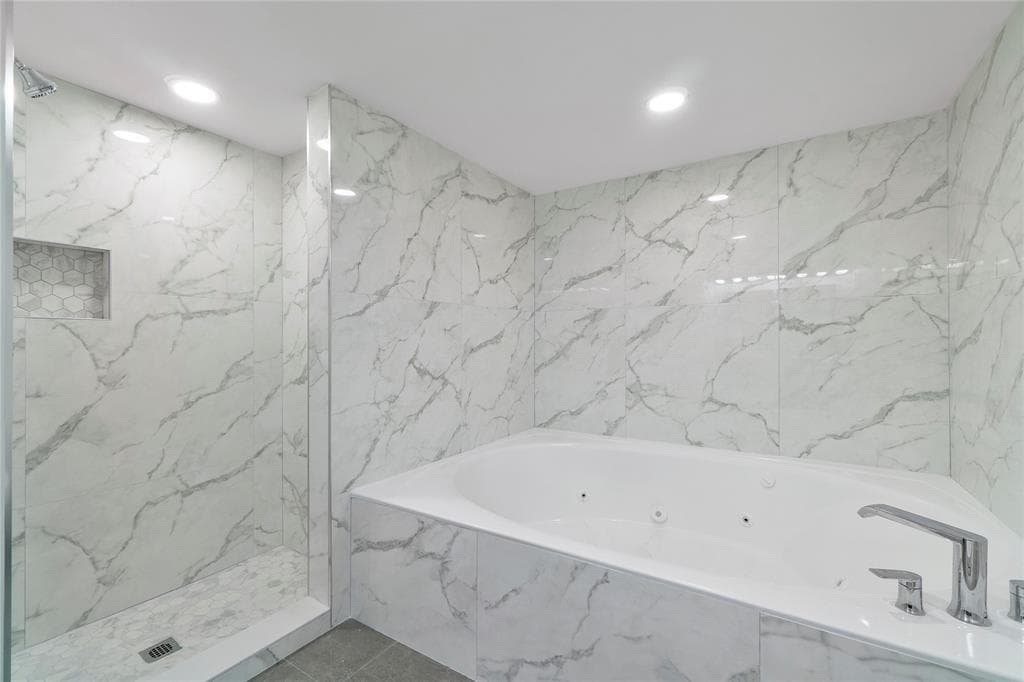 300 Three Islands Boulevard 306 photo 18
