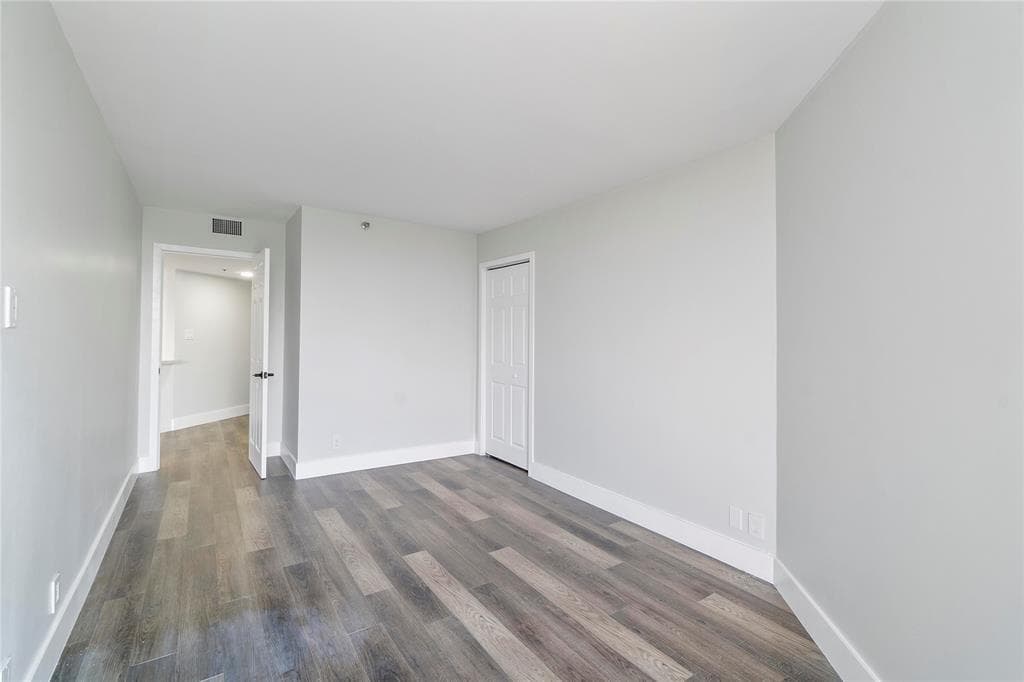 300 Three Islands Boulevard 306 photo 15