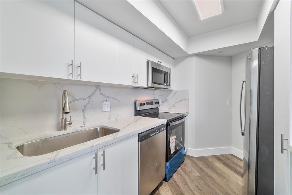 300 Three Islands Boulevard 306 photo 11