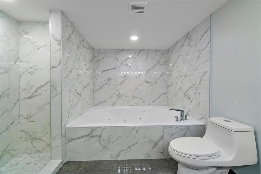 300 Three Islands Boulevard 306 photo 19