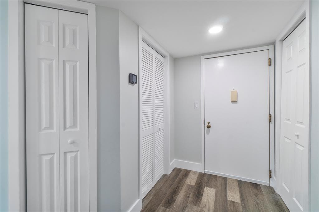 300 Three Islands Boulevard 306 photo 4