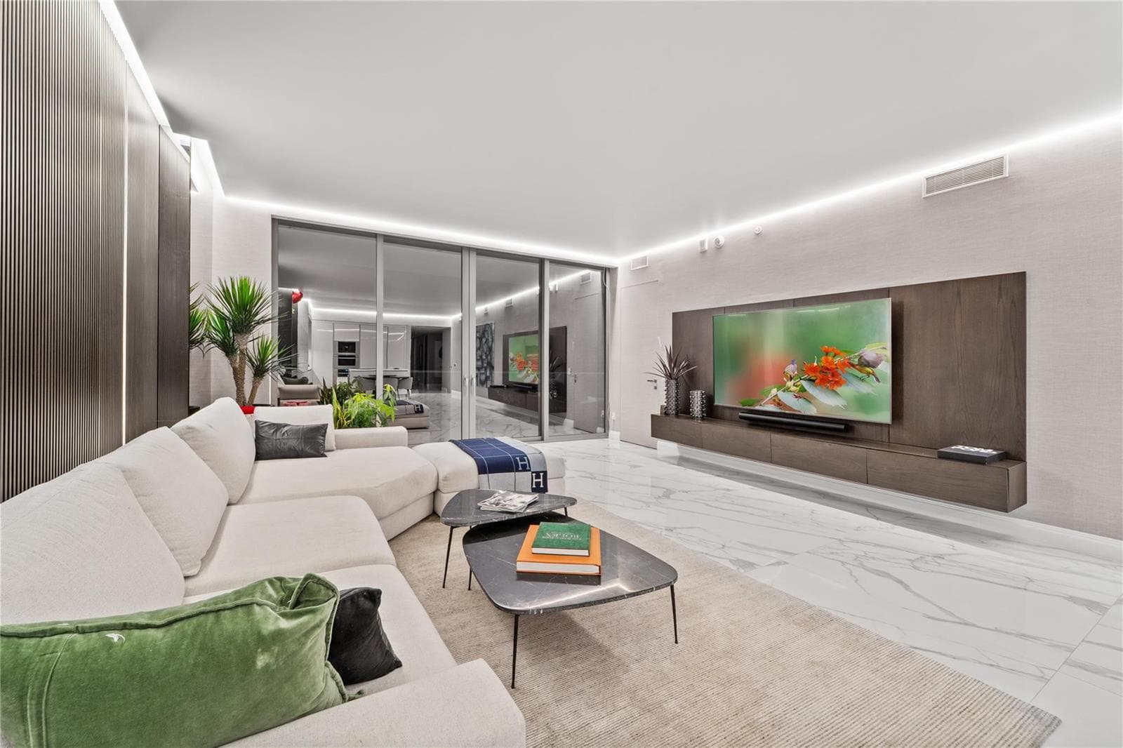 18975 Collins Avenue 3303 photo 3