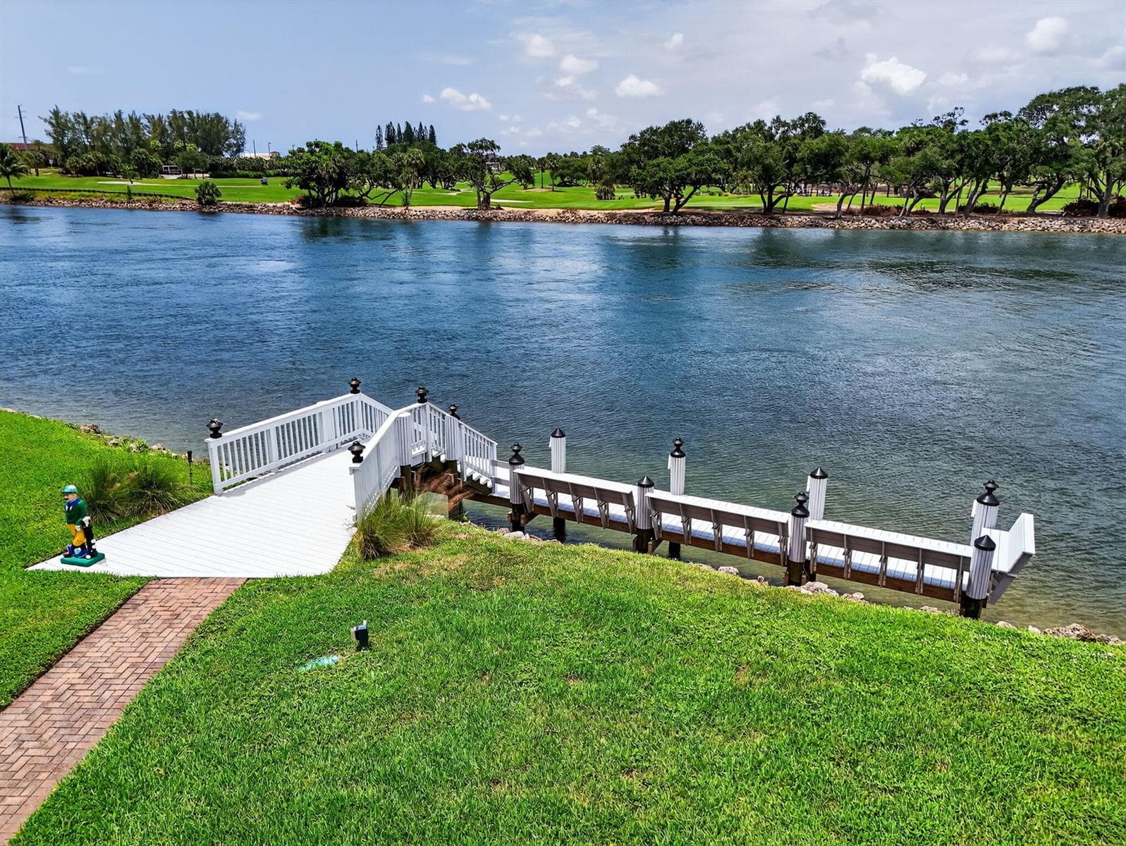 336 Golfview Road 207 photo 6