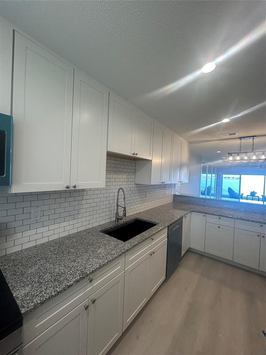 175 SE Saint Lucie Boulevard E125 photo 16