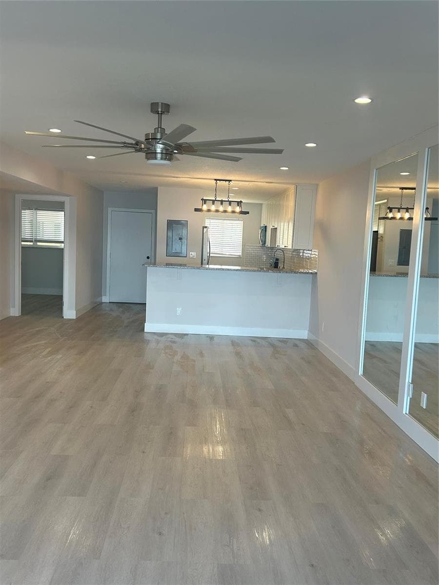 175 SE Saint Lucie Boulevard E125 photo 9