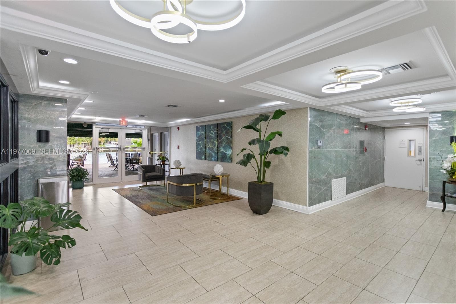 2611 N Riverside Dr 901 photo 22