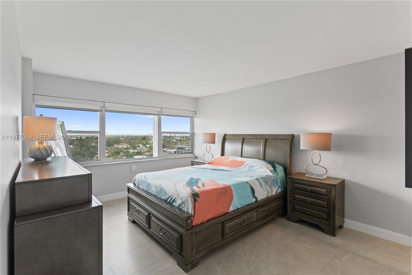 2611 N Riverside Dr 901 photo 14