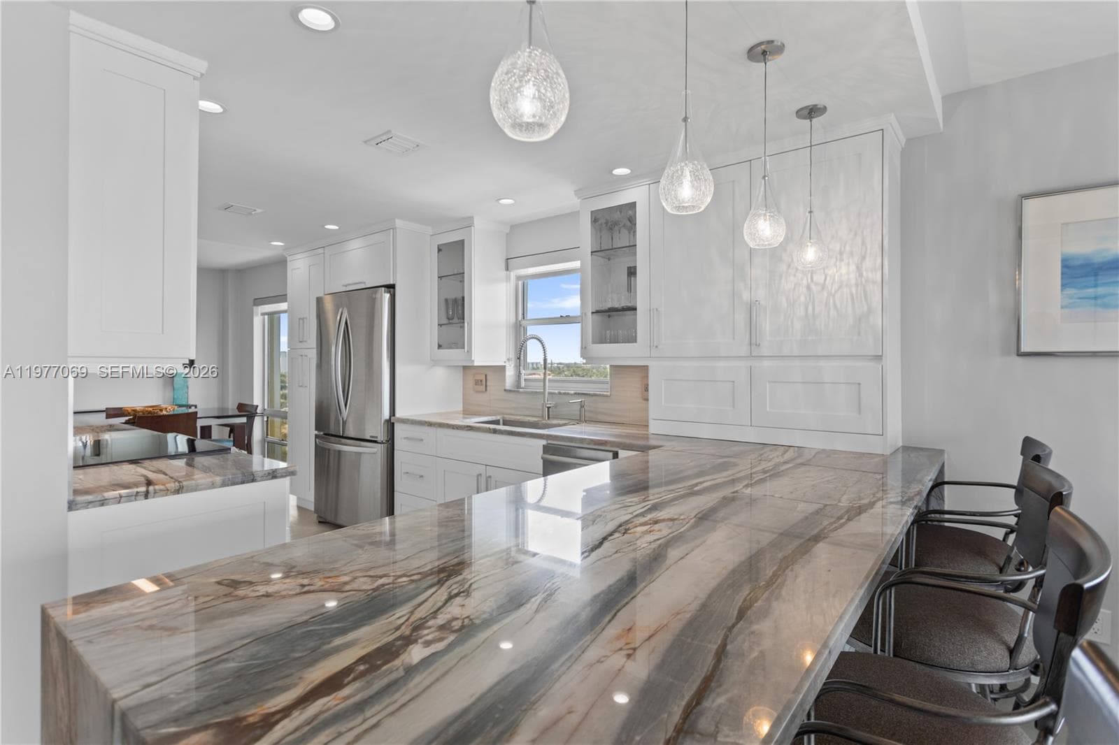 2611 N Riverside Dr 901 photo 8