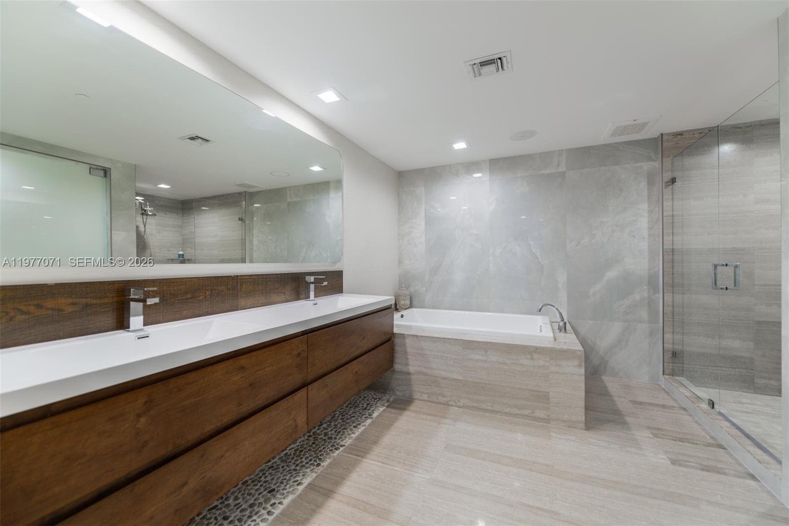 3951 S Ocean Dr 402 photo 17