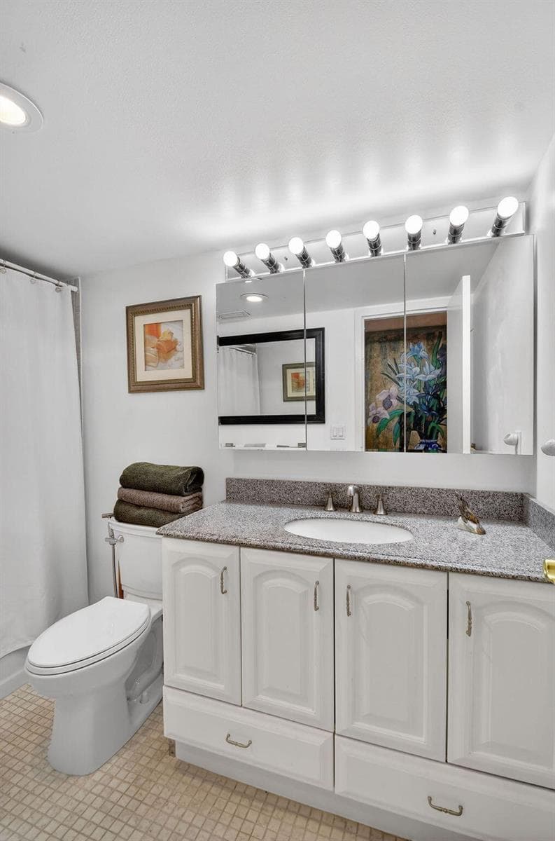 3524 Via Poinciana 303 photo 21