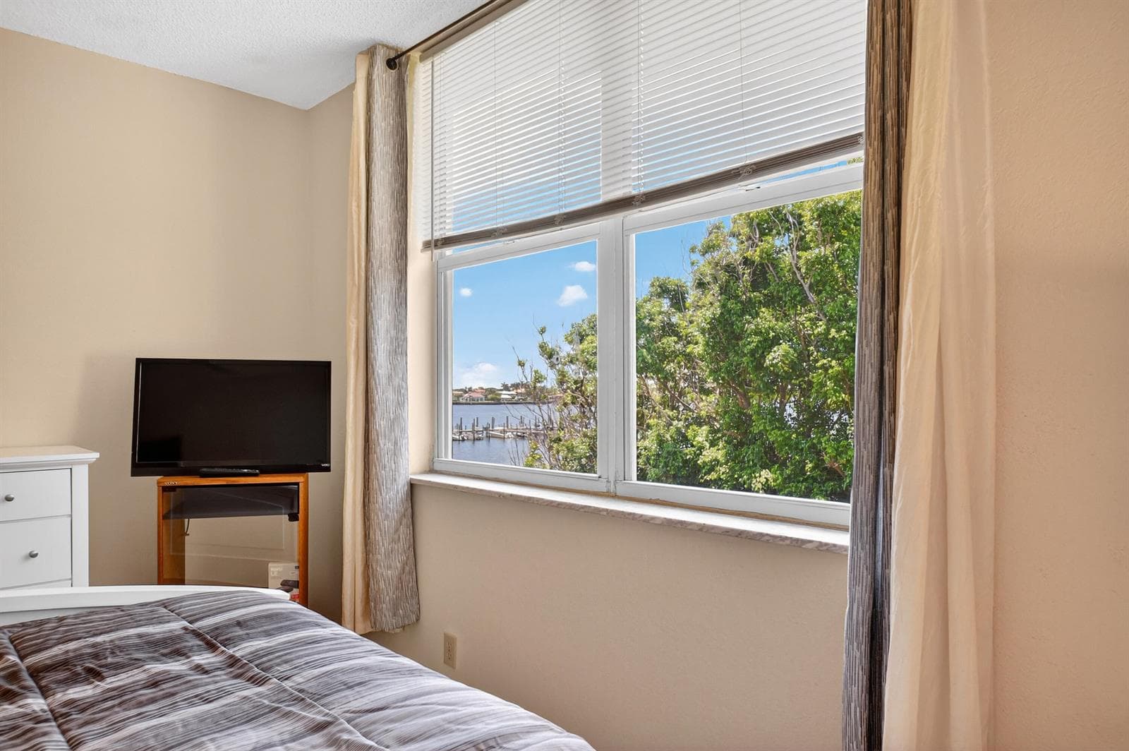 1810 New Palm Way 415 photo 22