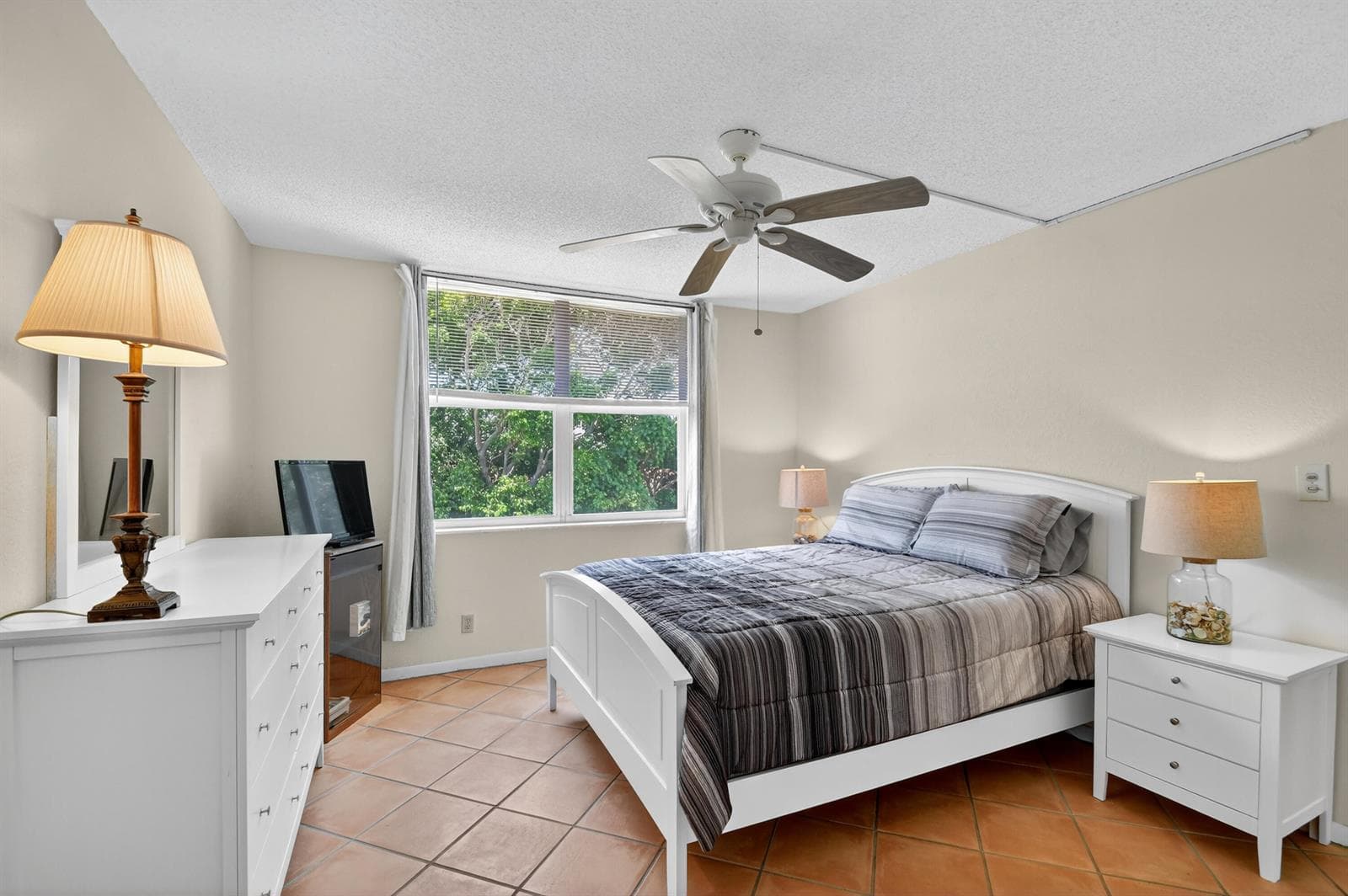 1810 New Palm Way 415 photo 20