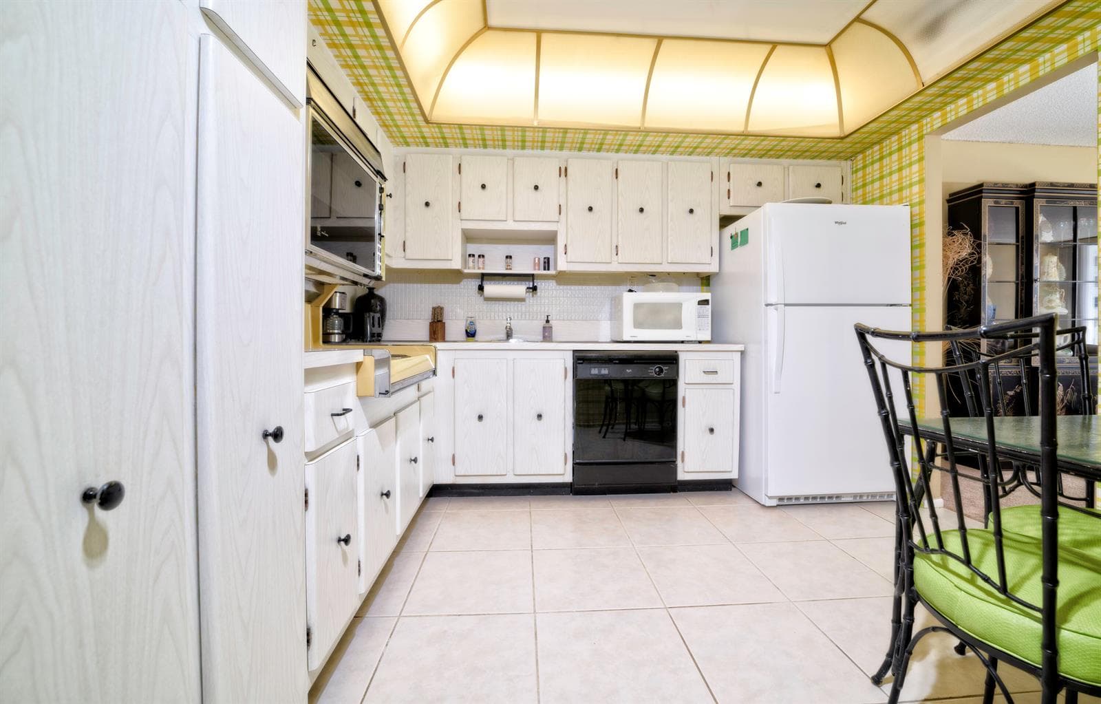18081 Biscayne Boulevard 403 photo 6