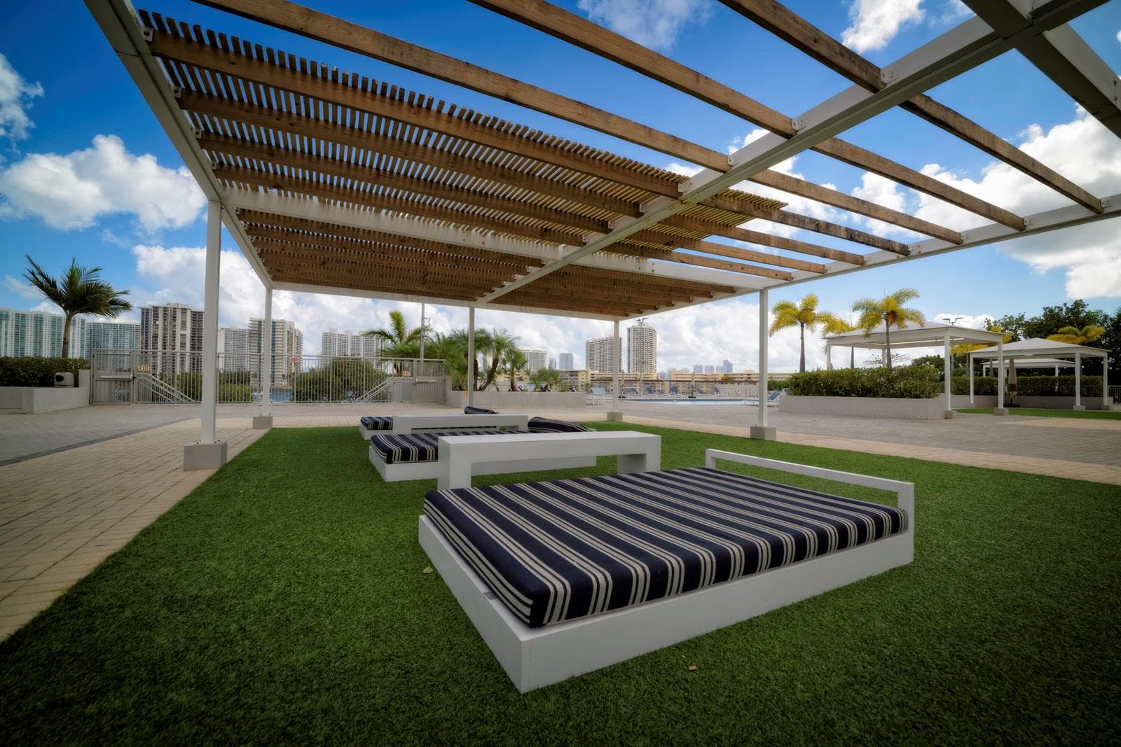 18081 Biscayne Boulevard 403 photo 16