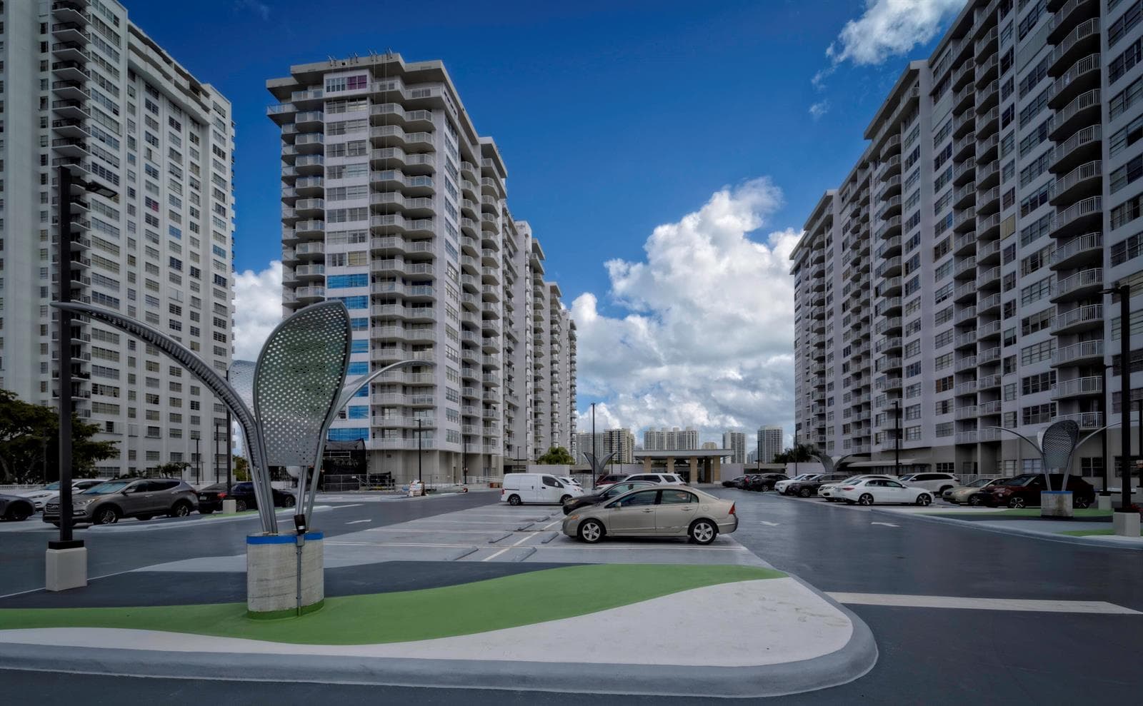 18081 Biscayne Boulevard 403 photo 12