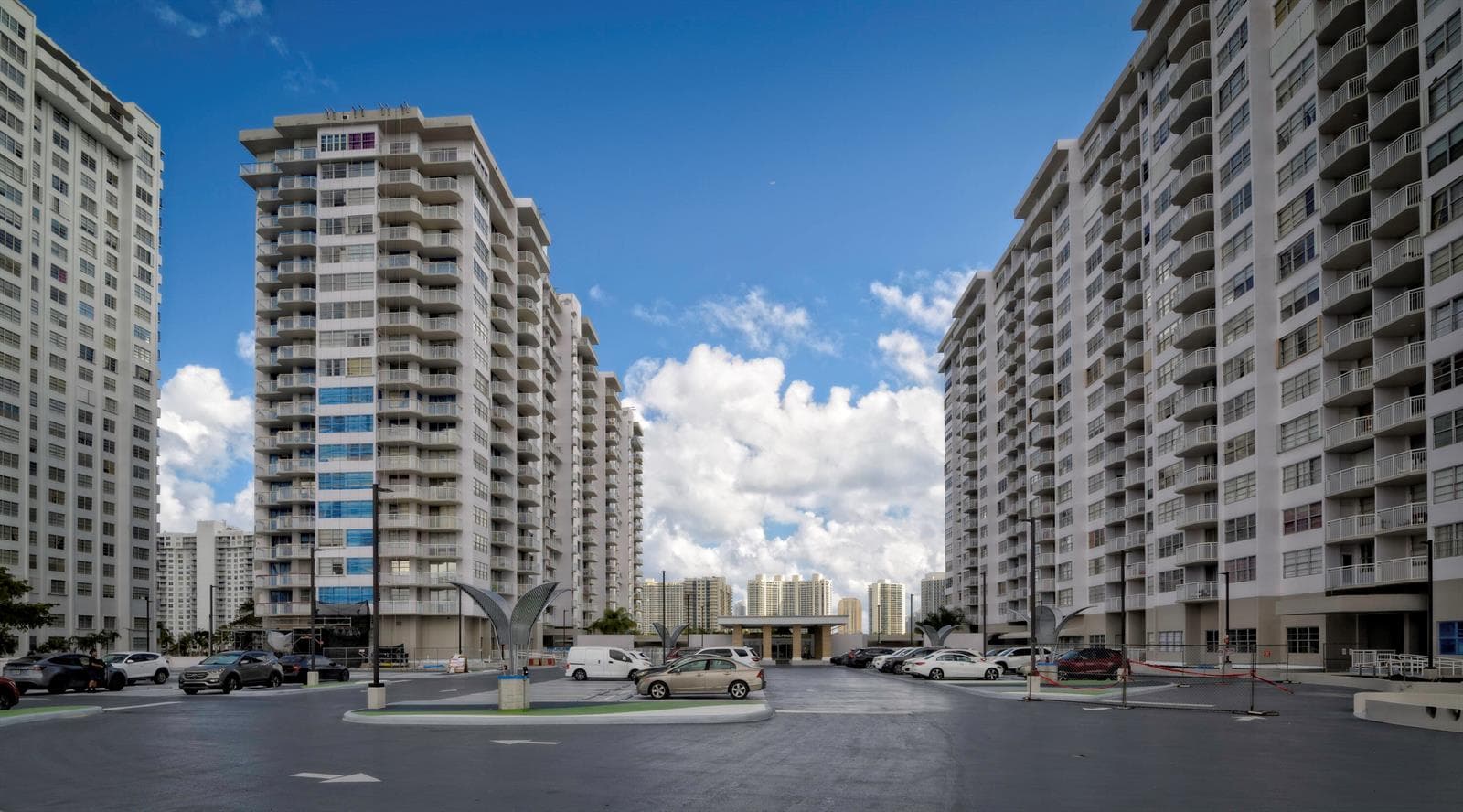18081 Biscayne Boulevard 403 photo 24