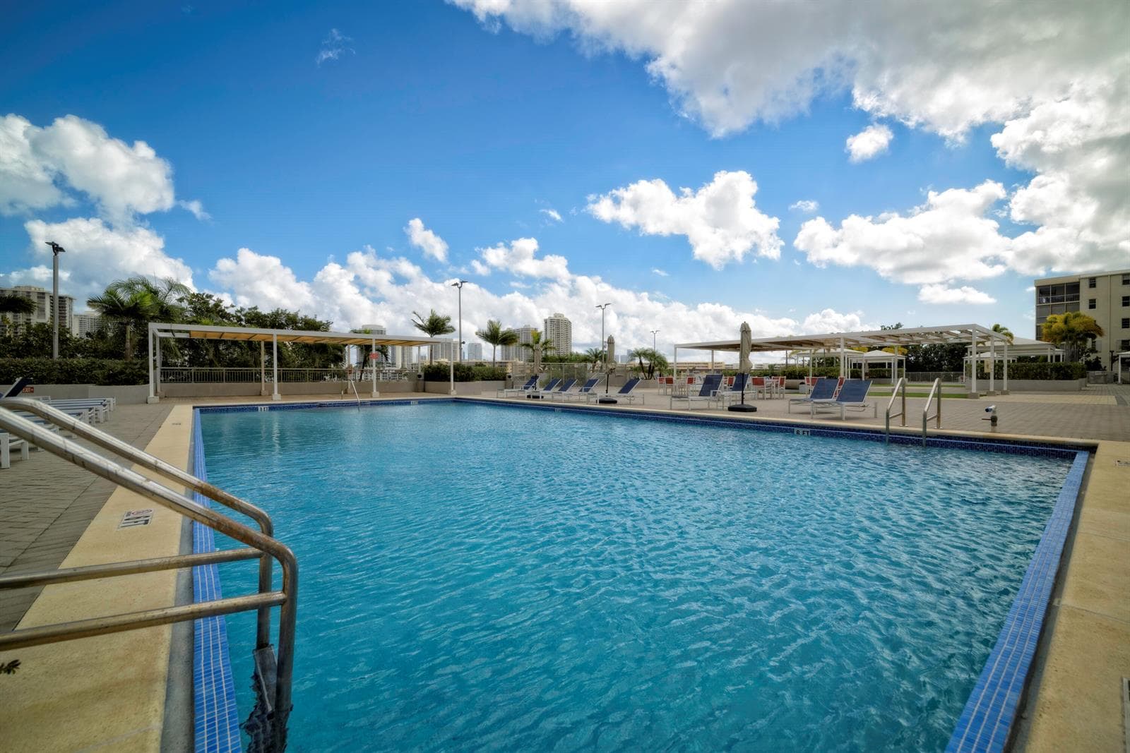 18081 Biscayne Boulevard 403 photo 15