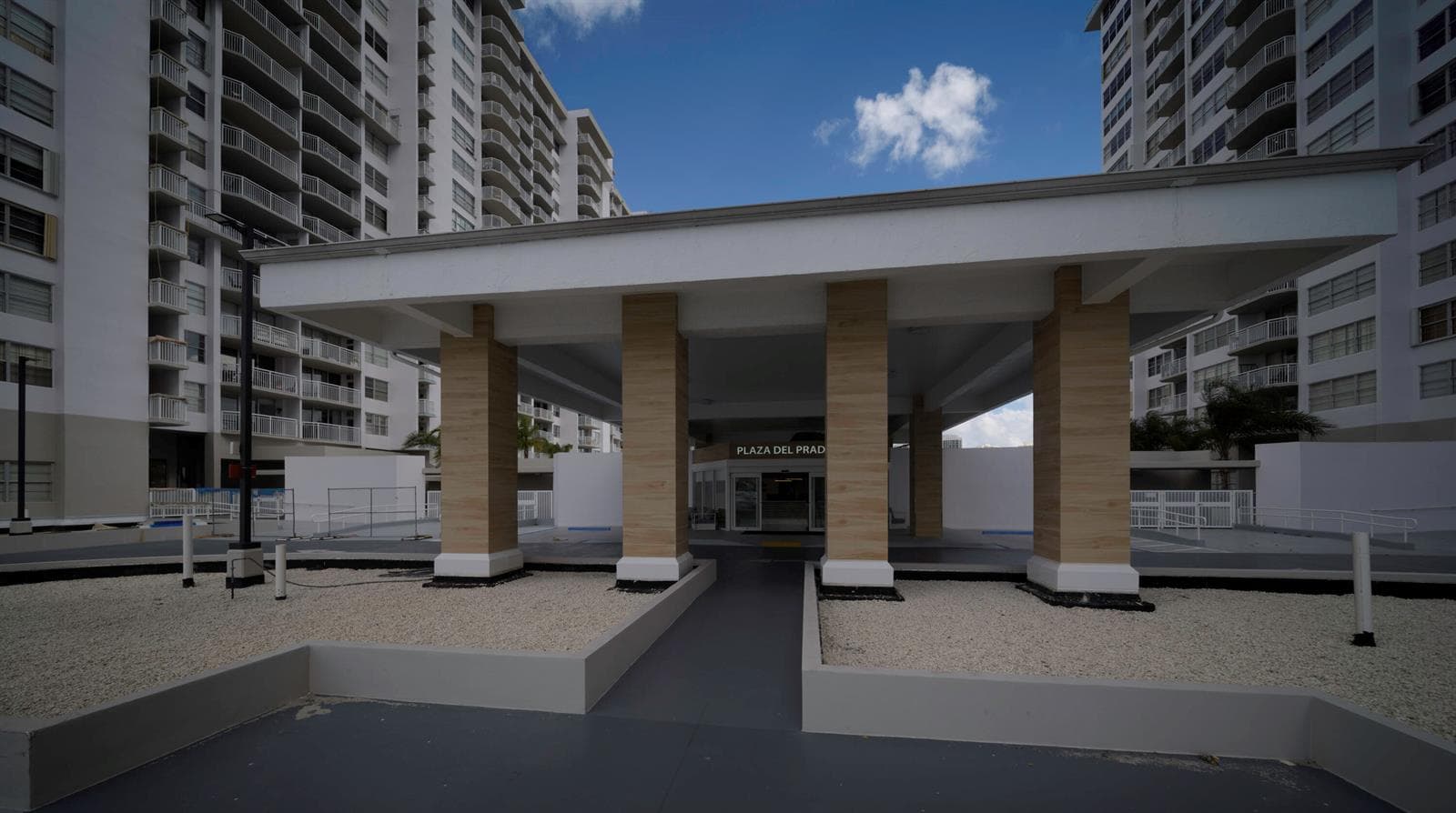 18081 Biscayne Boulevard 403 photo 11