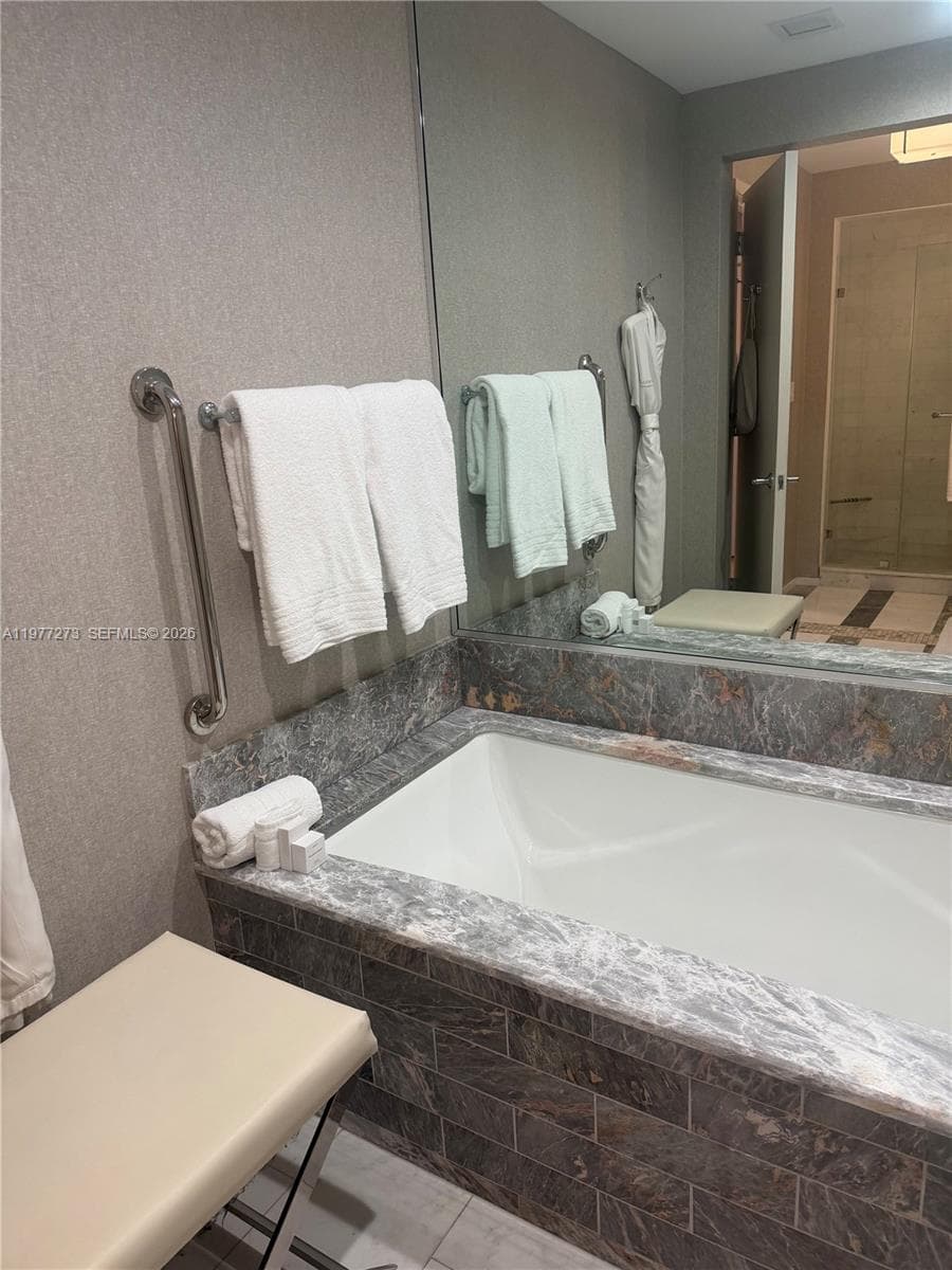 551 N Fort Lauderdale Beach Blvd R1810 photo 23
