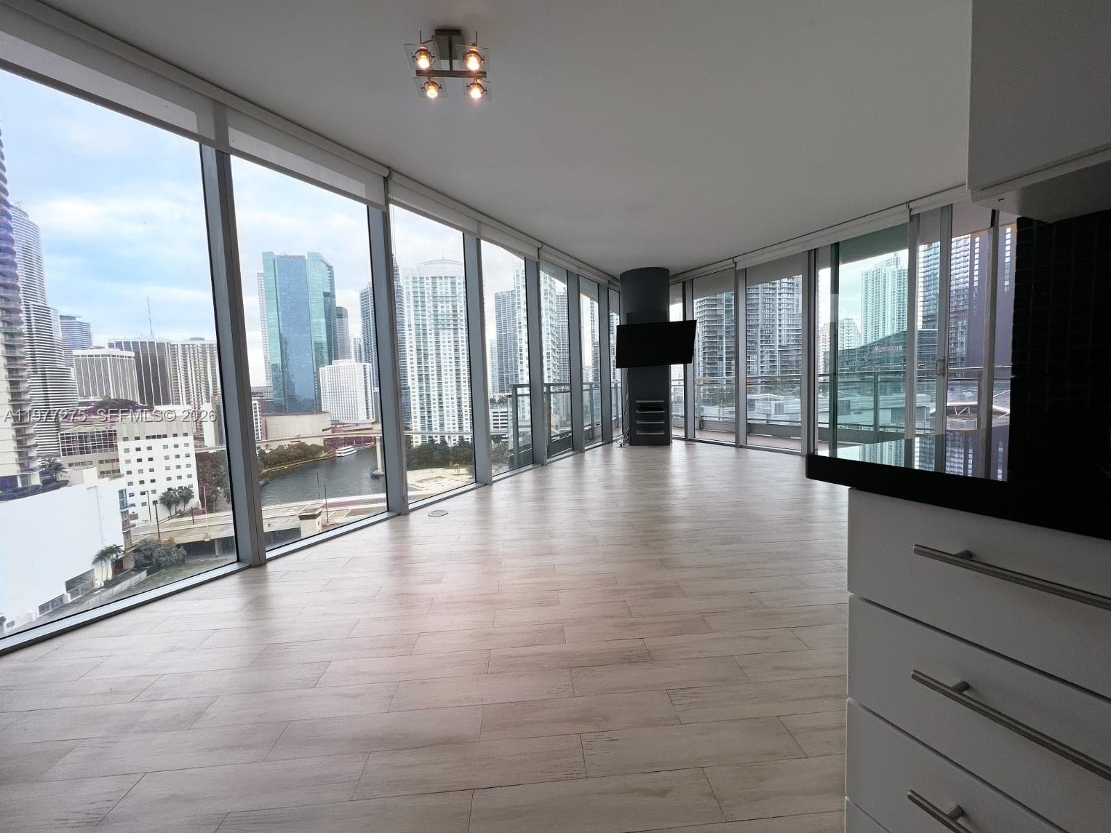 92 SW 3rd St 1801 photo 5