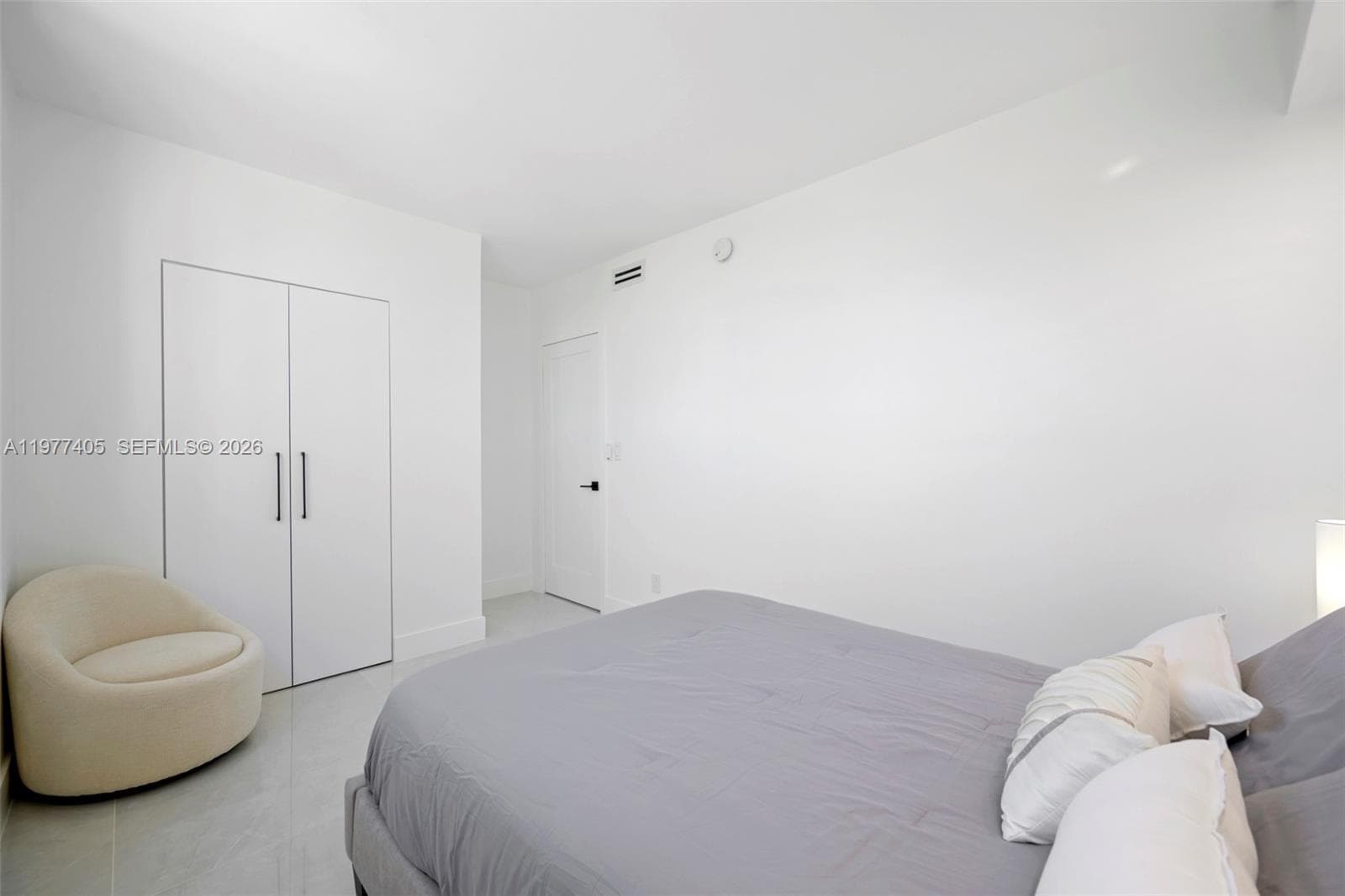 19370 Collins Ave 507 photo 13