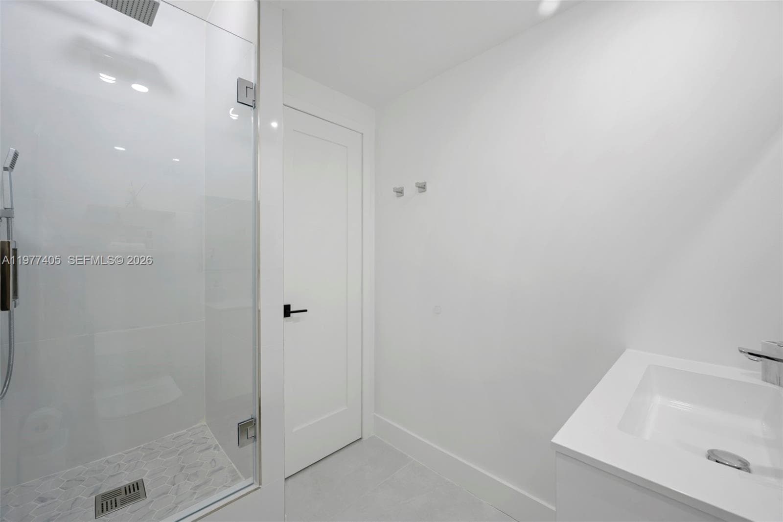 19370 Collins Ave 507 photo 17