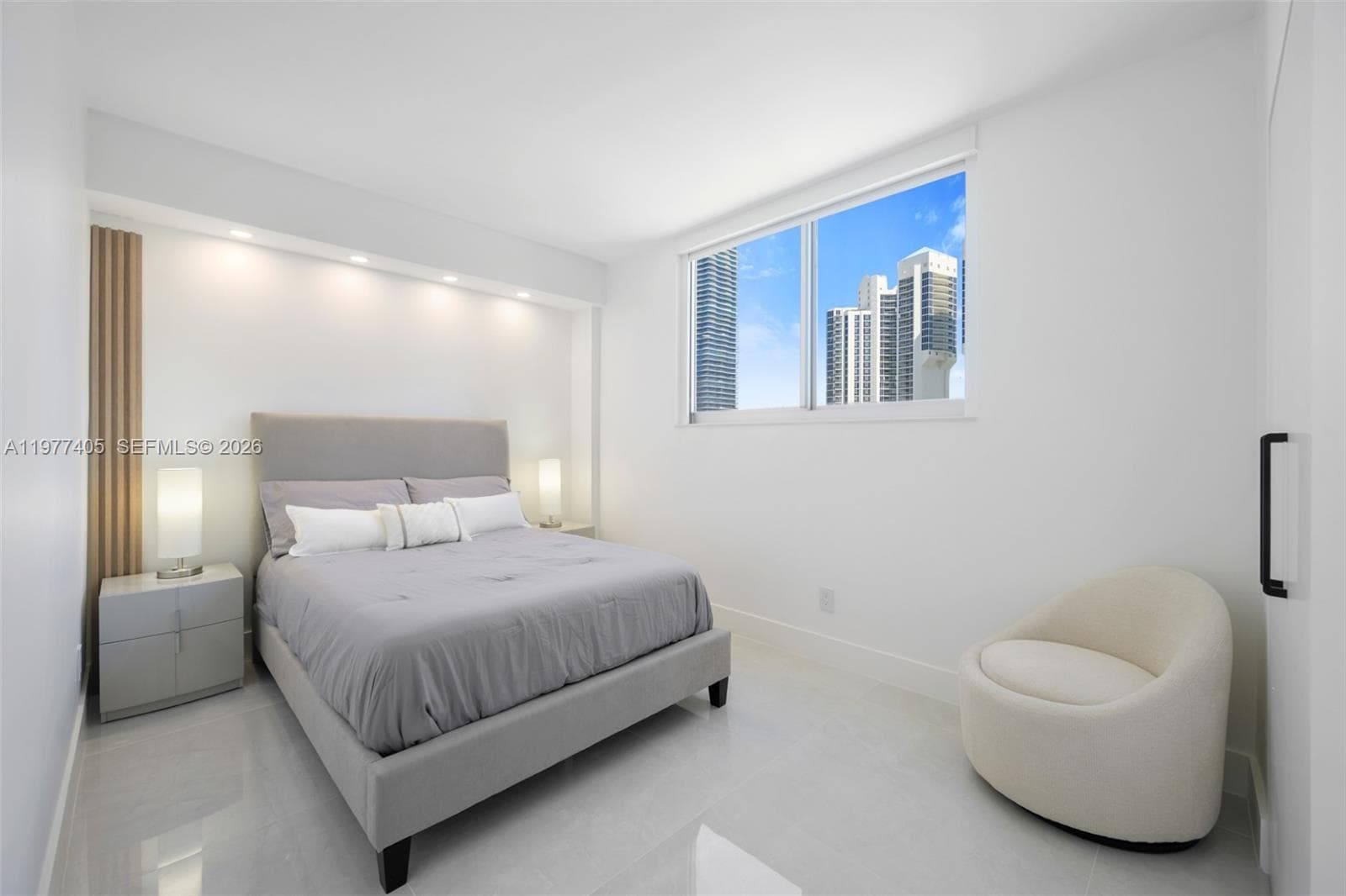 19370 Collins Ave 507 photo 14