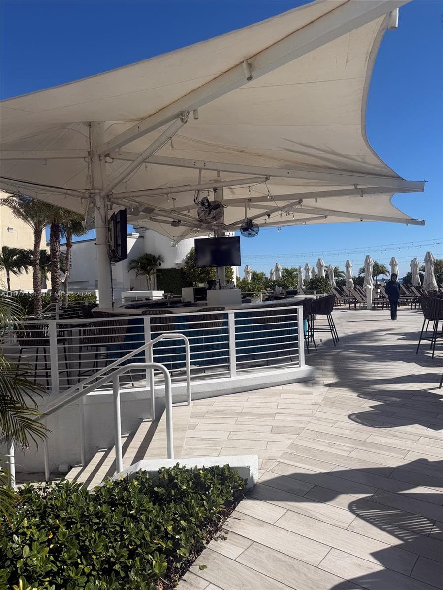 551 N Fort Lauderdale Beach Blvd R2201 photo 5