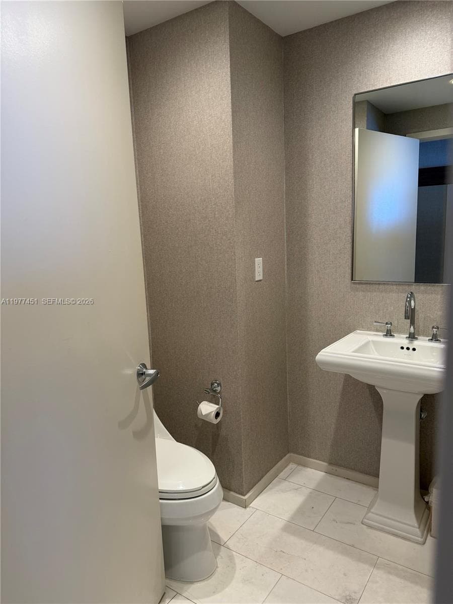 551 N Fort Lauderdale Beach Blvd R2201 photo 20