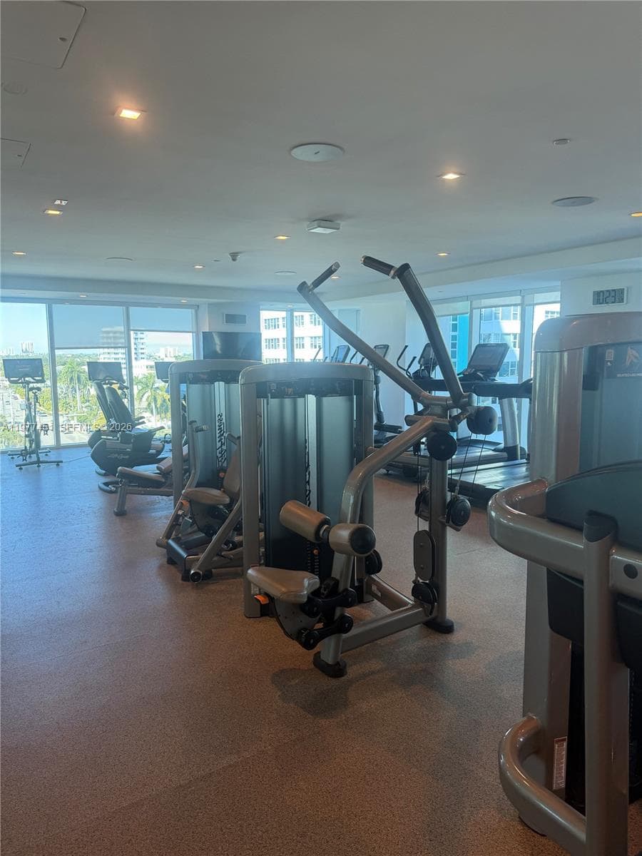 551 N Fort Lauderdale Beach Blvd R2201 photo 9